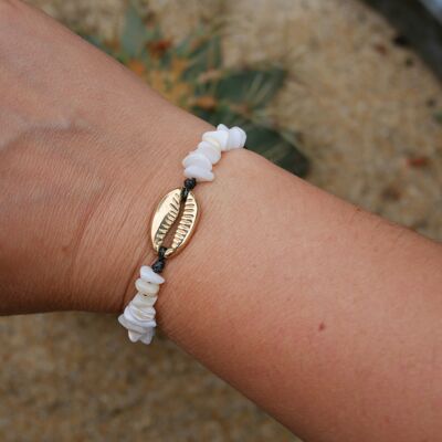 Cauri shell and mother-of-pearl bracelet
