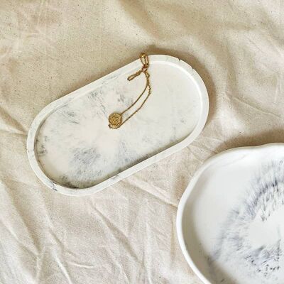 Oval tray