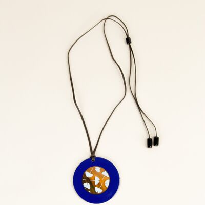 Round pendant with Ginkgo motifs with royal blue and sky blue lacquer