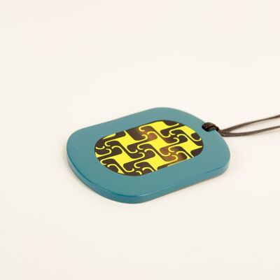 Pendentif oval aux motifs géométriques avec laque vert pétrole et jaune