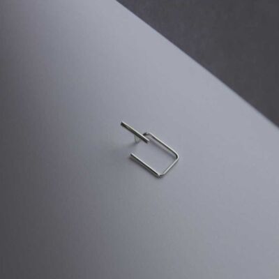 Oorbel Square Small | Modern en strak design - Zilver 925 - Links