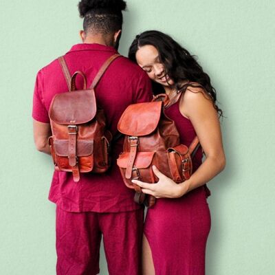 Unisex-Rucksack aus Kamelleder im Vintage-Stil aus handgefertigtem Echtleder. CALI KLEIN