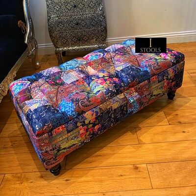 Damask Peacock Ottoman With Storage - Damask Standard legs Without cushions