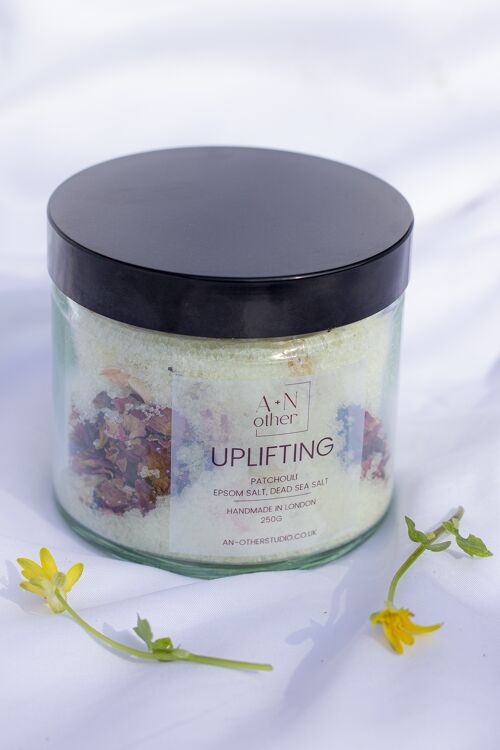 Uplifting Patchouli Epsom and Dead Sea Salt bath soak. Warm sensual scented bath salts with dried flower petals.