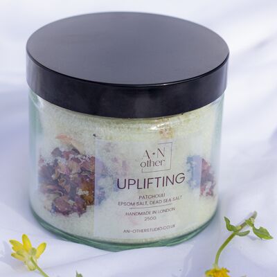 Uplifting Patchouli Epsom and Dead Sea Salt bath soak. Warm sensual scented bath salts with dried flower petals.