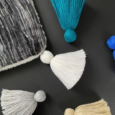 8cm handmade puffy yarn tassels - Blue - 50 pieces