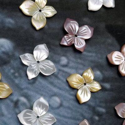 10 Pcs 15mm Beautiful Mother of Pearl 4 Petals Flowers - White