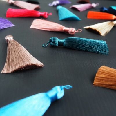8cm handmade silky tassels with small twisted loops - 1. ruby - 10 pieces