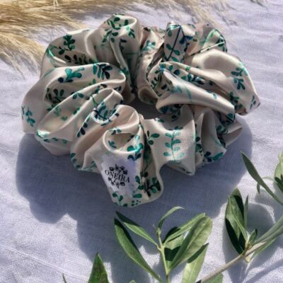 scrunchie in double satin leaf pattern