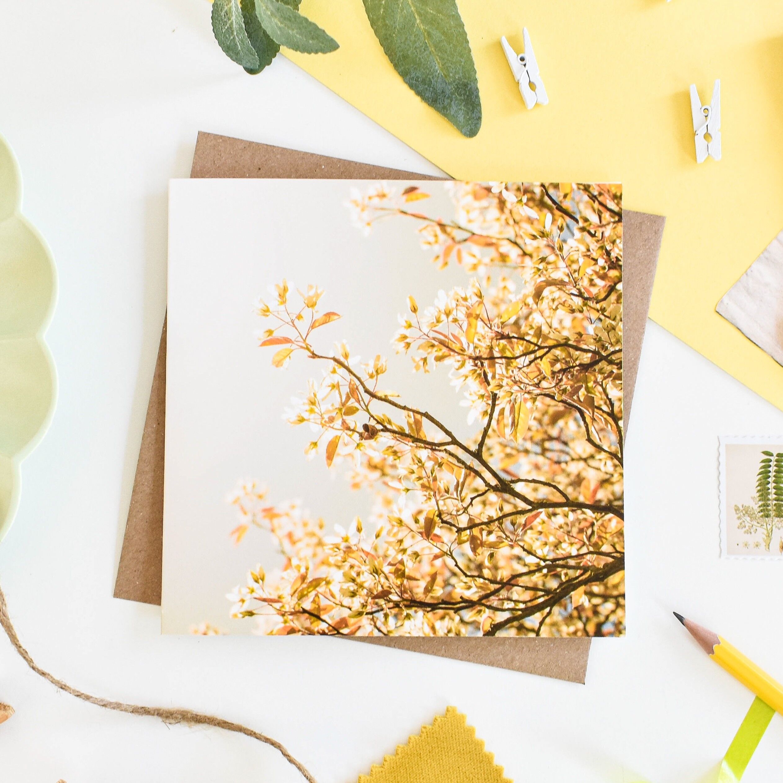 Carta floreale fiore d'oro