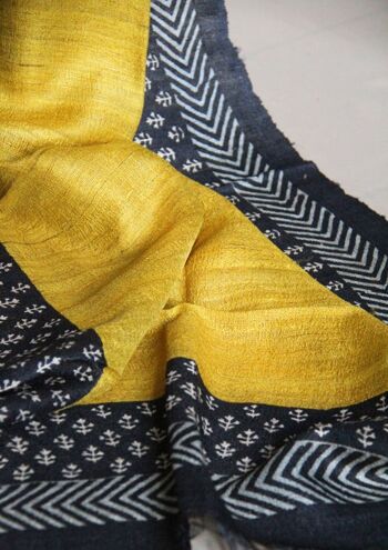 Longue écharpe en soie tissée à la main en soie de la paix / soie sauvage à motifs jaune moutarde - ethno 2