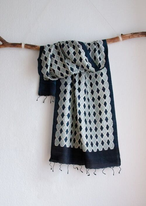 Handgewebter schmaler Schal aus Peace Silk / Eri Seide Blau - Welle