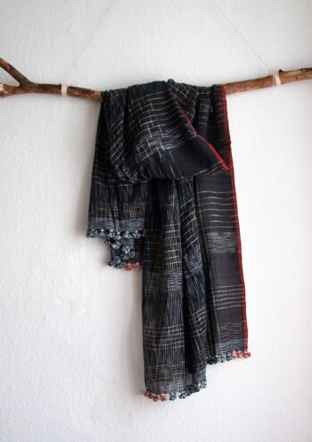 Longue écharpe d'été tissée main en coton bio à nopes - bleu-gris 1