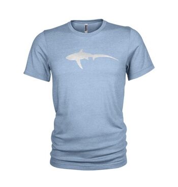 T-shirt inspiré de la plongée sous-marine avec un requin renard en métal stylisé (dames) 2
