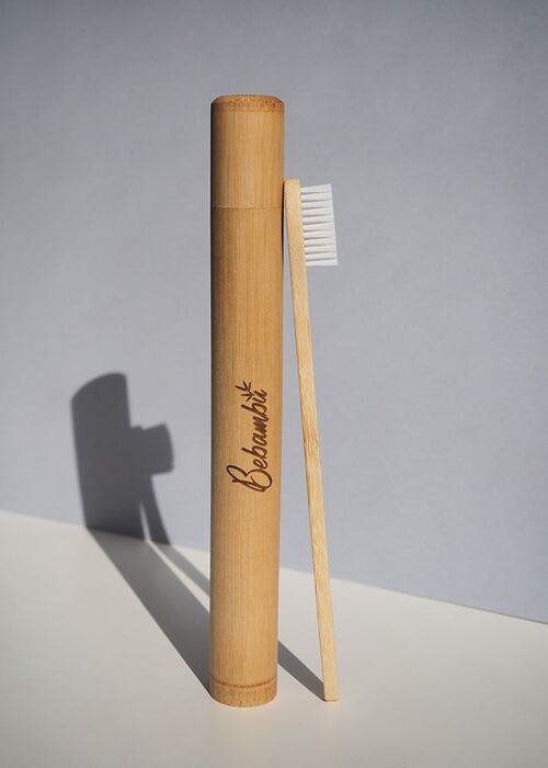 Cepillo de dientes de bambú con funda. Color Blanco.
