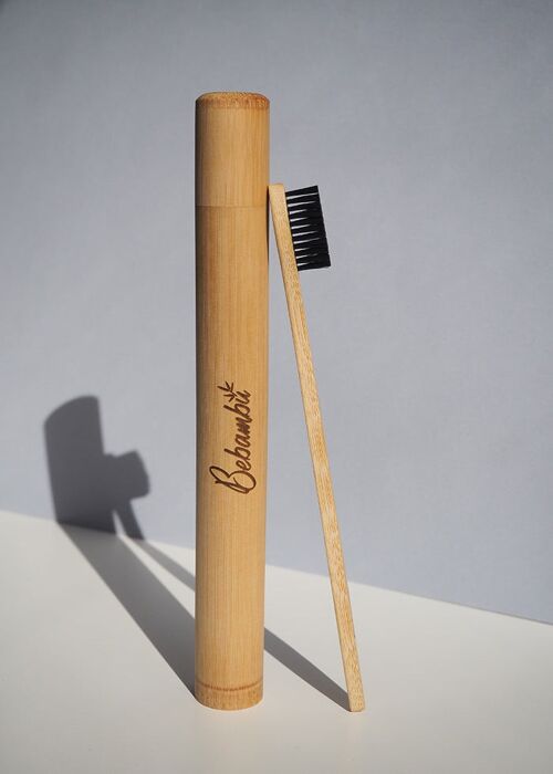 Cepillo de dientes de bambú con funda. Color Negro.