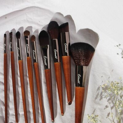 Set of 9 natural makeup brushes