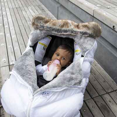 Housse de siège auto Cocoon 7AM pour sièges auto : sûre et chaude pour les bébés (0-12 mois), hydrofuge avec isolation thermique - Fausse fourrure blanche