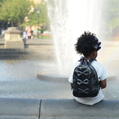 Mini Bows - Black - 7AM Enfant: Mochila con Lazos Acolchados, Bolsillos Exteriores, Cubierta Repelente al Agua y Versatilidad - Black