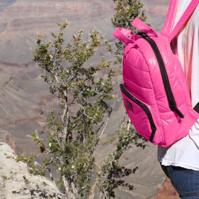 7AM Enfant Mini Backpack - Mochila Acolchada para Niños y Adolescentes con Asas de Agarre Fácil, Bolsillos y Cubierta Repelente al Agua - Hot Pink
