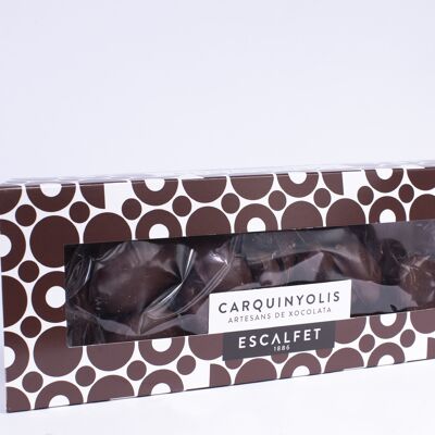 Carquinyolis ricoperto di scatola di cioccolato fondente
