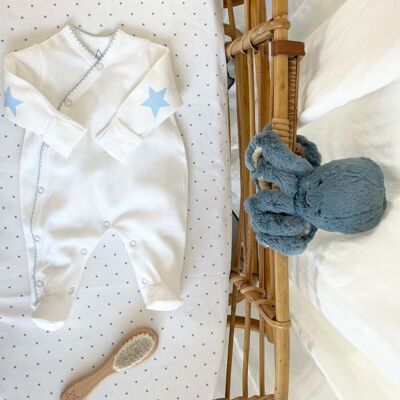 Fine baby pajamas in organic cotton with blue elbow patches