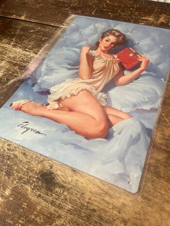 Chambre Lit Livre Pin Up Girl In Bath - Plaque en métal 15,2 x 20,3 cm 2