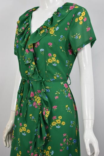 Mini robe portefeuille à volants et fleurs en vert - Vert 2