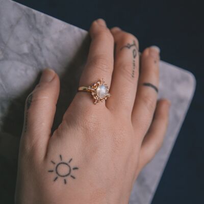 Izarra Moonstone Ring