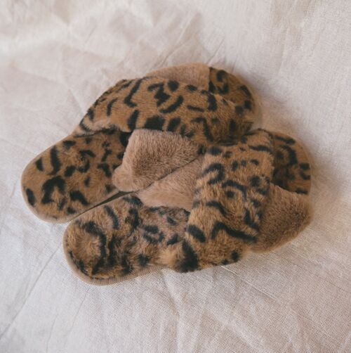 Noelle Leopard Print Slippers - Caramel