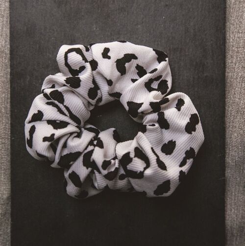 Kamali Leopard Print Scrunchie - White