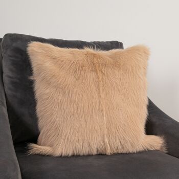 Coussin en peau de chèvre crème 1