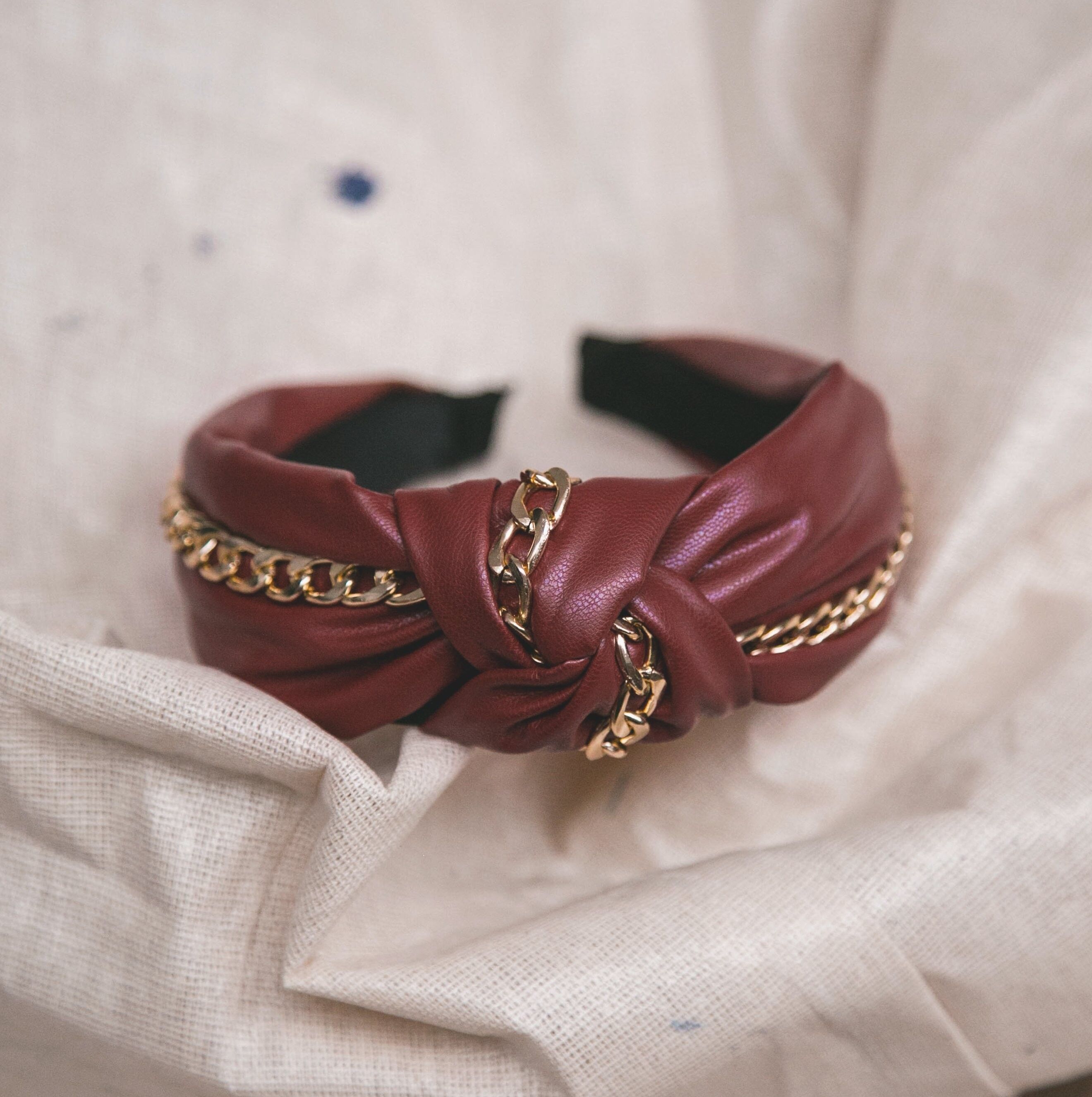 Fascia per capelli con catena in pelle Rihanna - Rossa