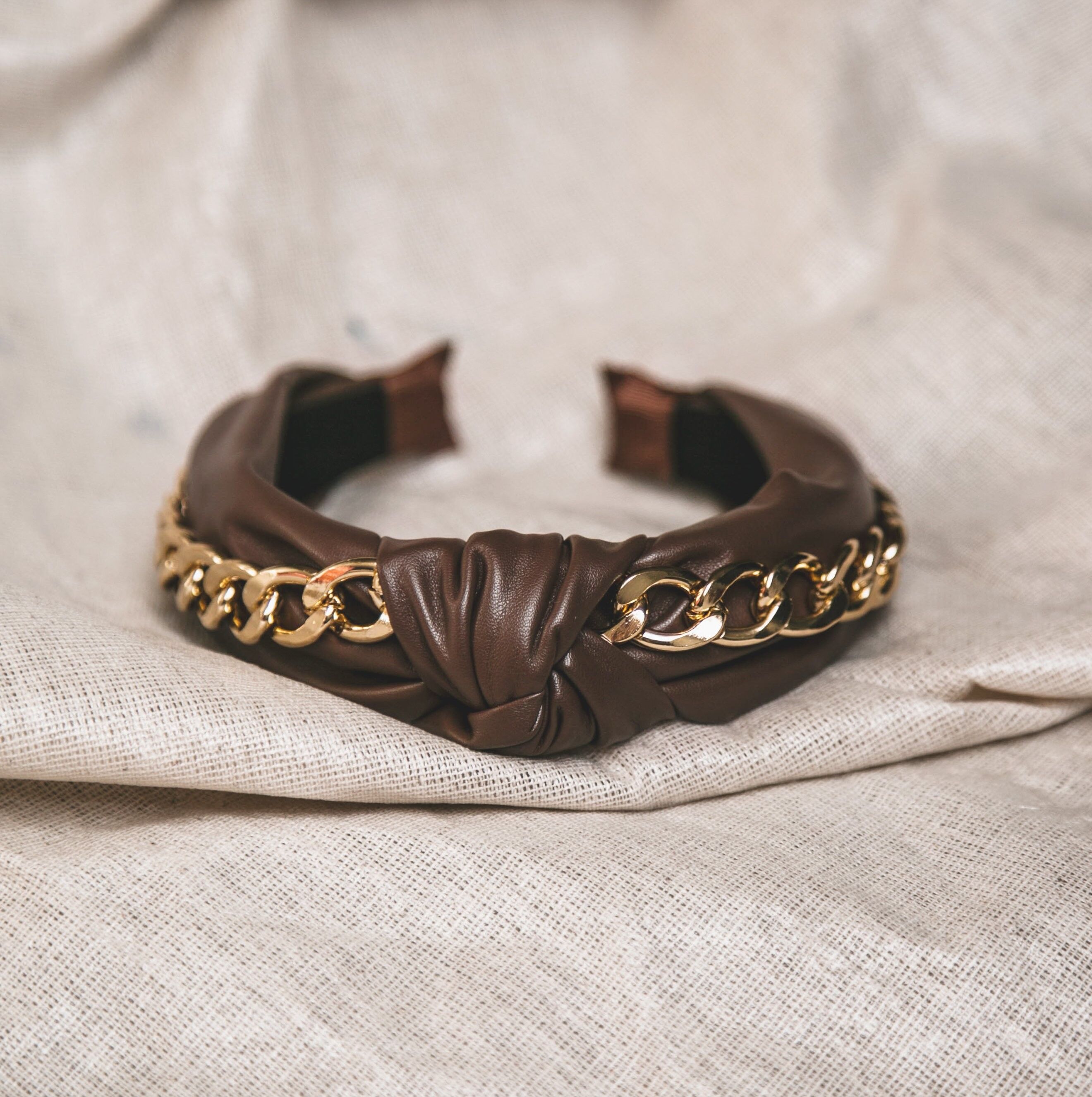 Fascia per capelli con catena in pelle Rihanna - Marrone