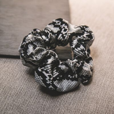 Zuri Snakeprint Scrunchie - Grau