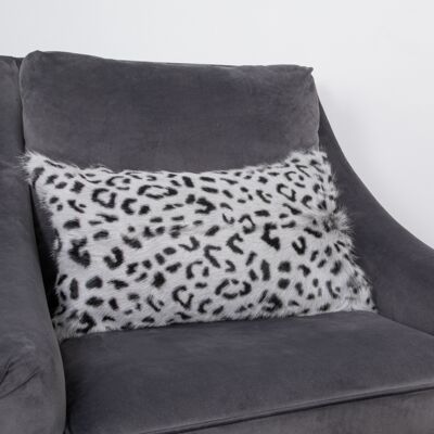 Cuscino grigio con stampa in pelle di capra leopardata