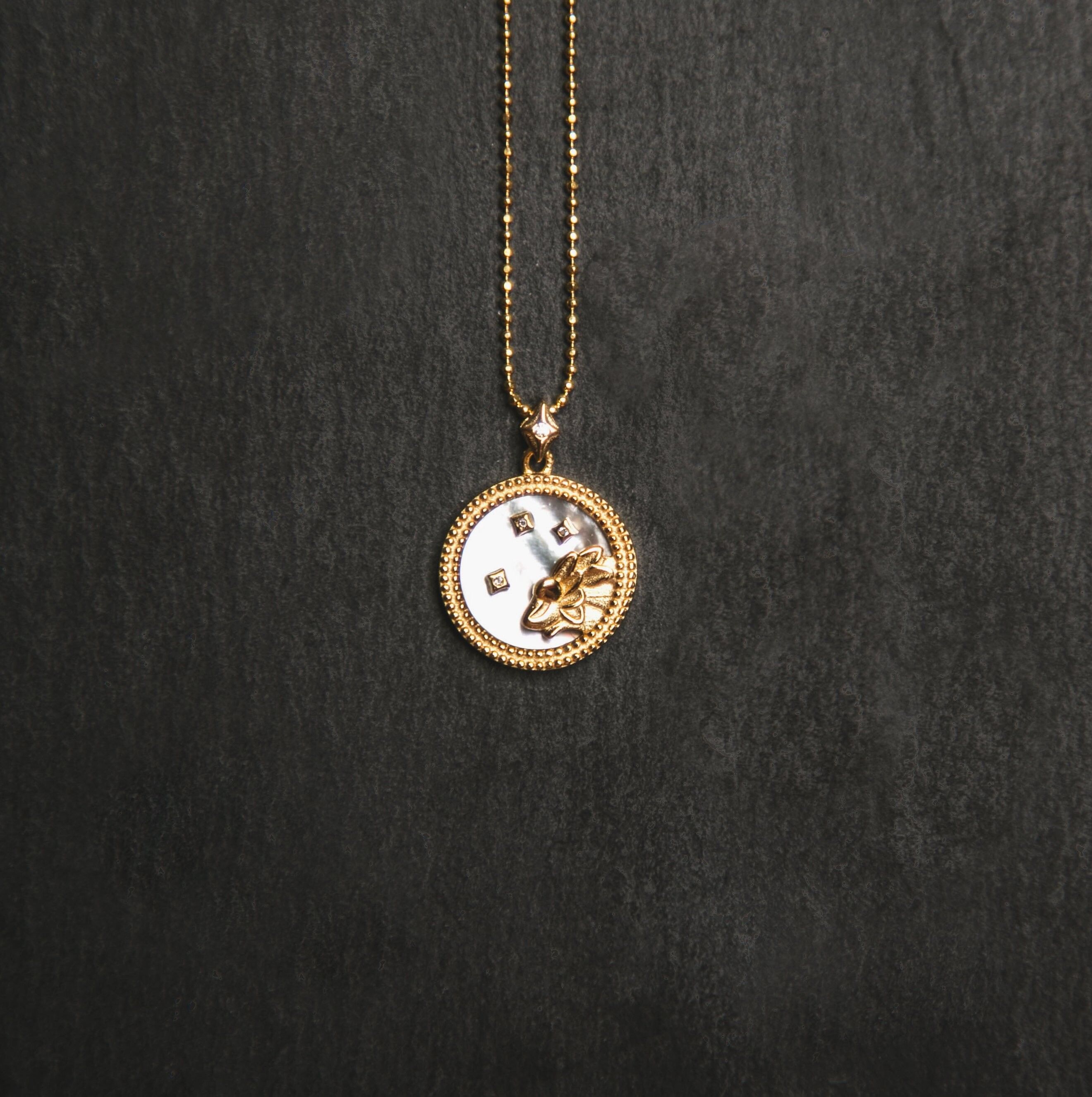 Collana con segno zodiacale Asta - Madreperla - Leone