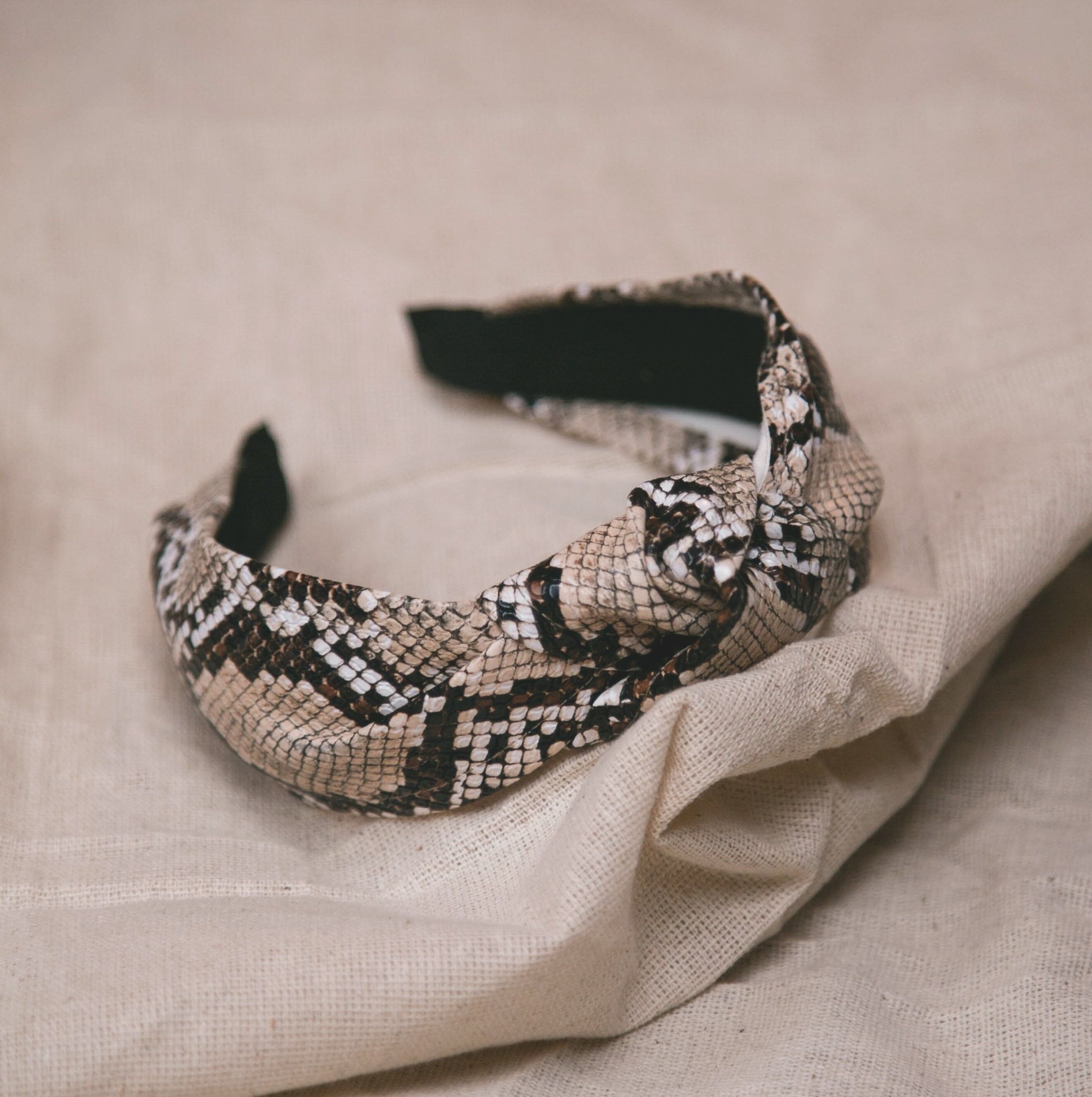 Cerchietto con nodo Taylor Snakeprint - Naturale -