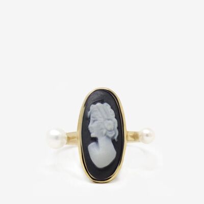 Medea Vergoldeter Ring mit schwarzer Kamee