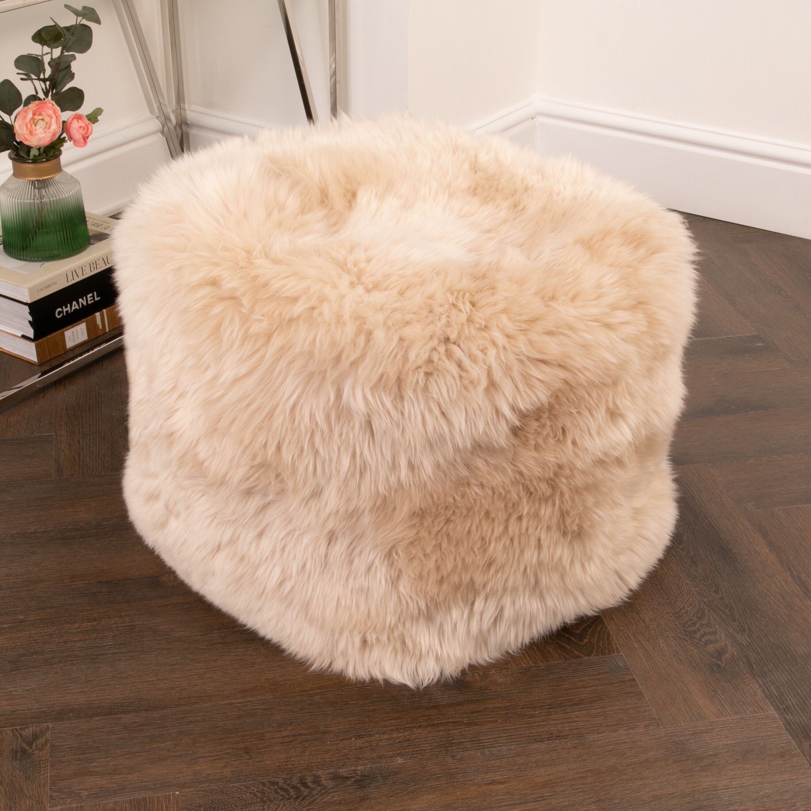 Pouf in pelle di pecora crema