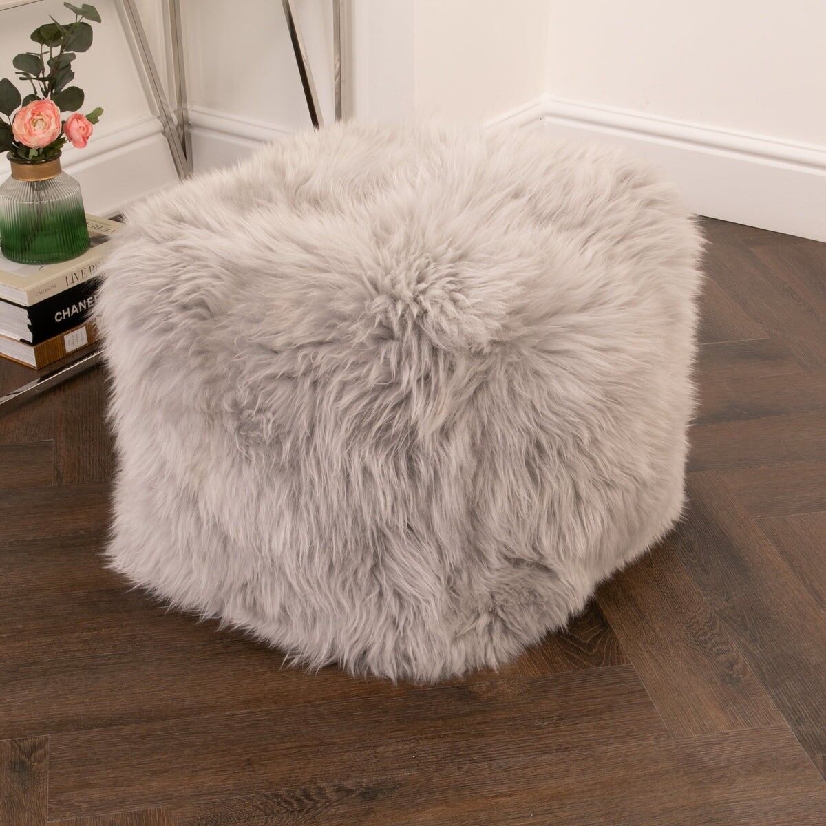 Pouf in montone grigio