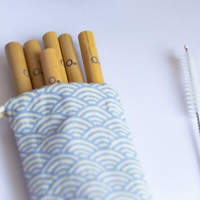 Pouch of 6 bamboo straws + bottle brush