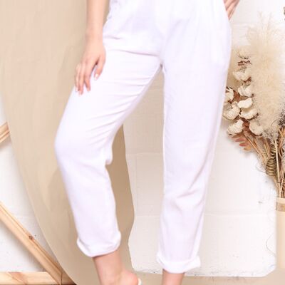 Pantaloni bianchi in lino con cintura