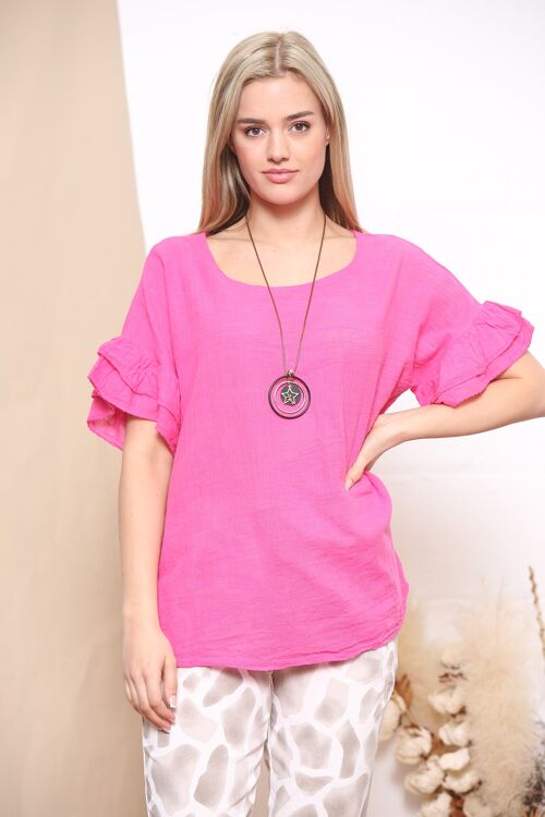 Fuchsia ruffled sleeve top with necklace