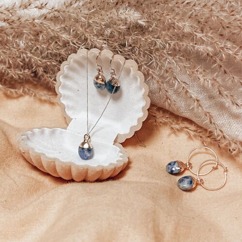 LAPIS LAZULI & GOLD CHARM JEWELLERY // EXPRESSION + CREATIVITY