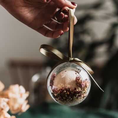 BOTANICAL BATH BOMB BAUBLE