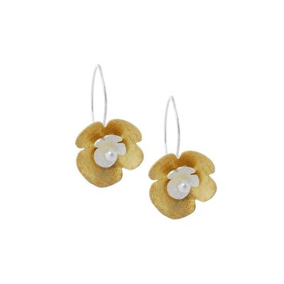 Sterling silver gilded earrings with freshwater pearl in the centre