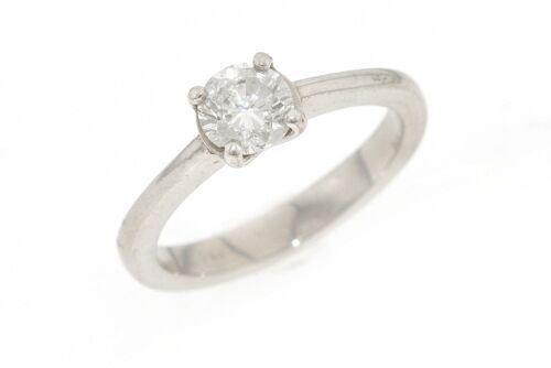 18ct White Gold Solitaire Diamond Ring.