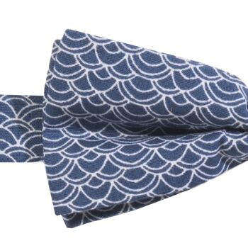 Aristée - noeud papillon coton à motif vagues – bleu marine et blanc 2