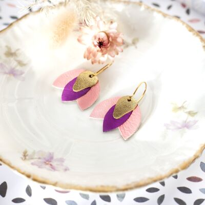 Pendientes Hibiscus en piel oro, violeta y rosa